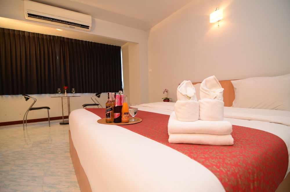 Oyo 257 Sea Paradise Hotel Саттахіп Екстер'єр фото