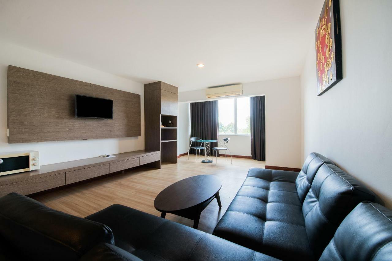 Oyo 257 Sea Paradise Hotel Саттахіп Екстер'єр фото
