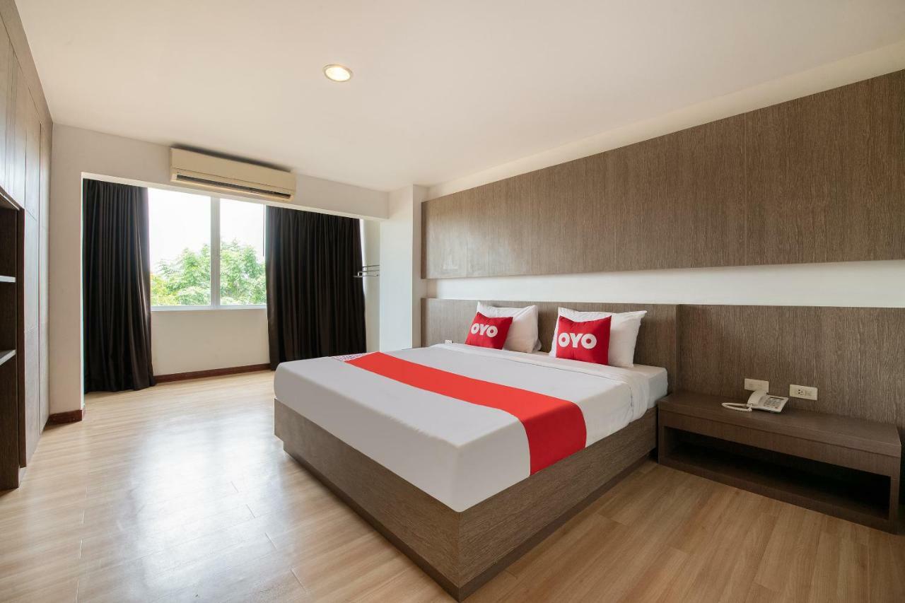 Oyo 257 Sea Paradise Hotel Саттахіп Екстер'єр фото